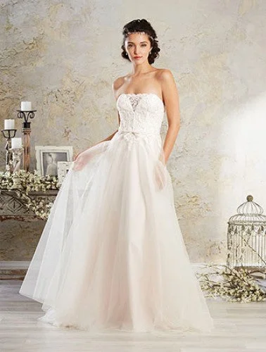 Closeout Alfred Angelo 8564W