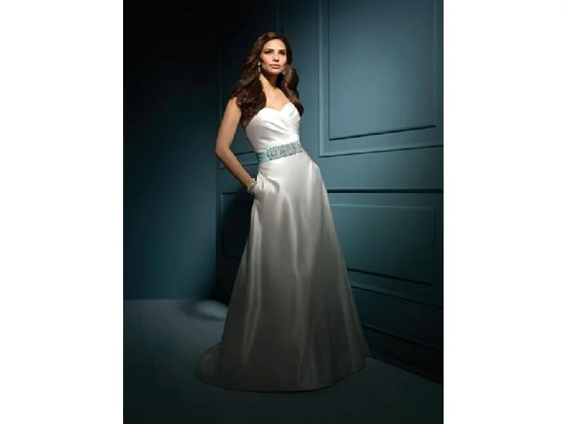 Super Bargain Alfred Angelo 830