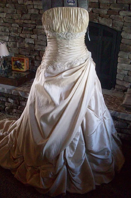Value Deals Alfred Angelo R135