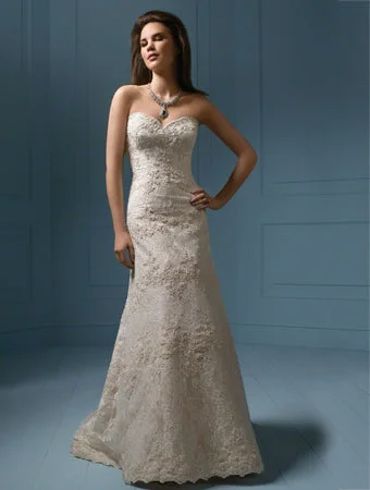 Deep Discounts Alfred Angelo 801 incl. discontinued matching veil