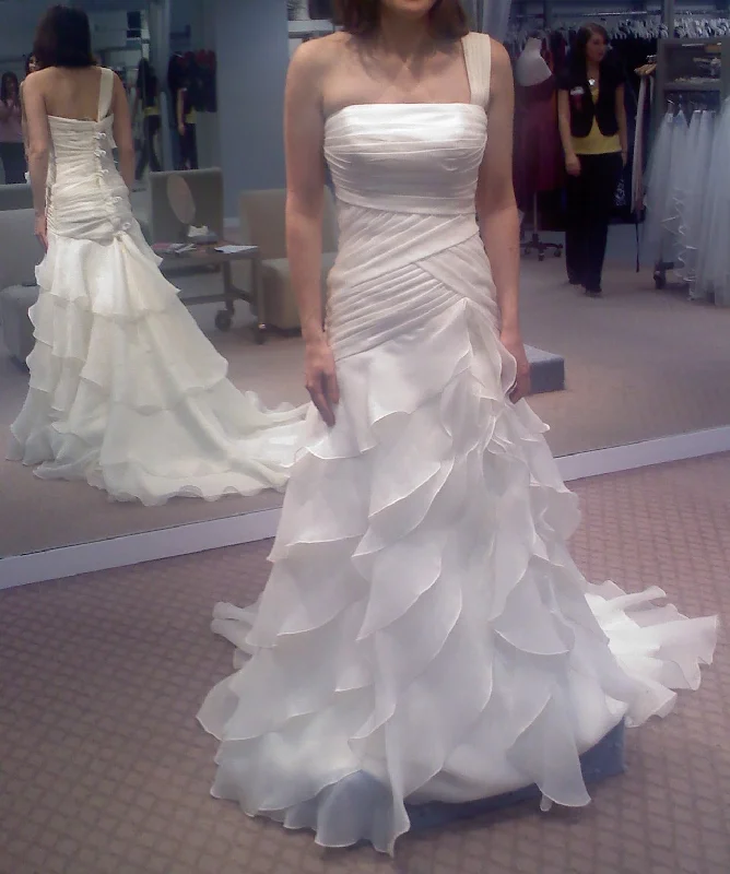 One-DAY Sale Alfred Angelo R835