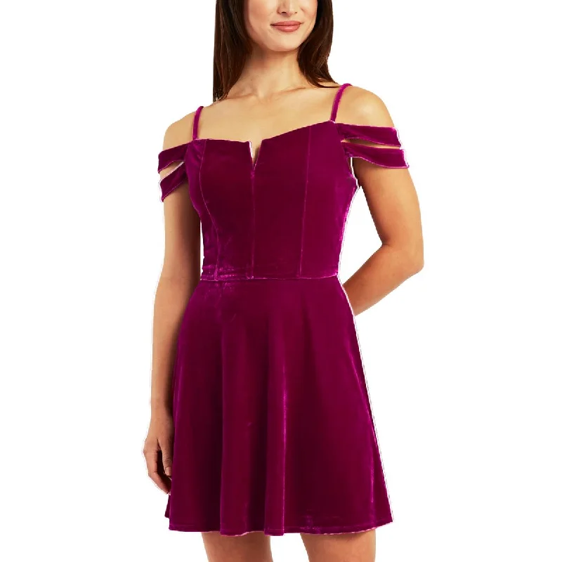 BCX Womens Juniors Notched Neck Mini Cocktail and Party Dress